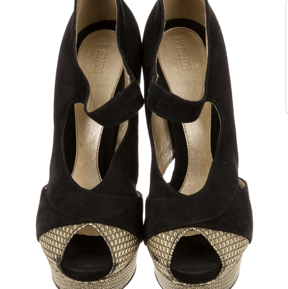 FENDI Suede Peep-Toe Platform Pumps - Picture 3 of 5
